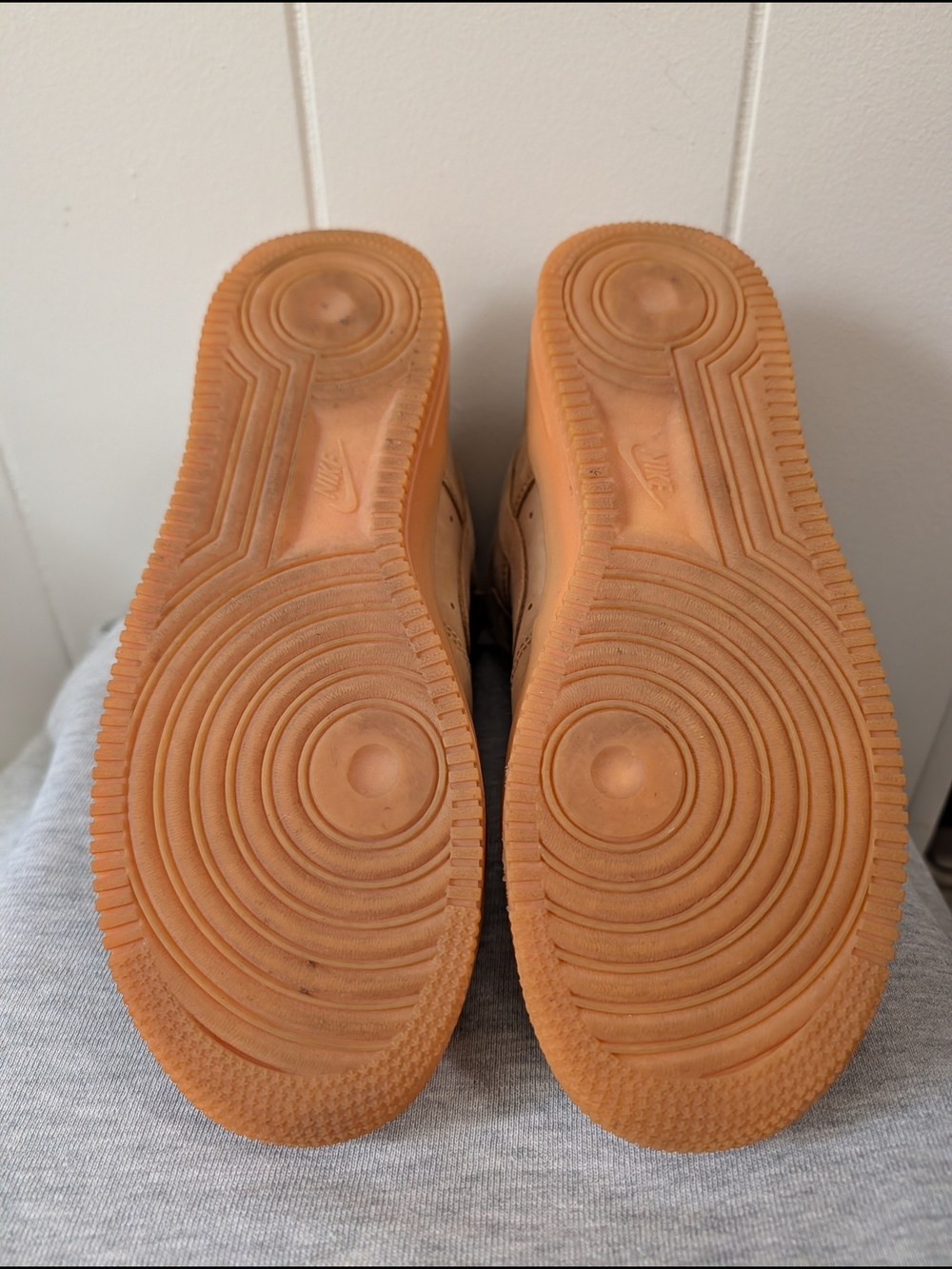 Nike Air Force 1 High '07 LV8 WB "Flax" sneakers in a tan suede material. [1, 2] - Picture 6 of 9